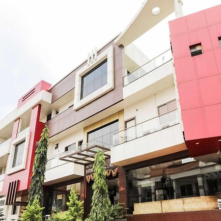 Super Townhouse Lalghati Near Airport Bhopal Buitenkant foto