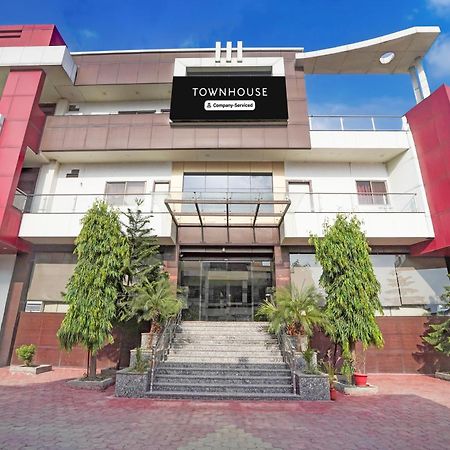 Super Townhouse Lalghati Near Airport Bhopal Buitenkant foto