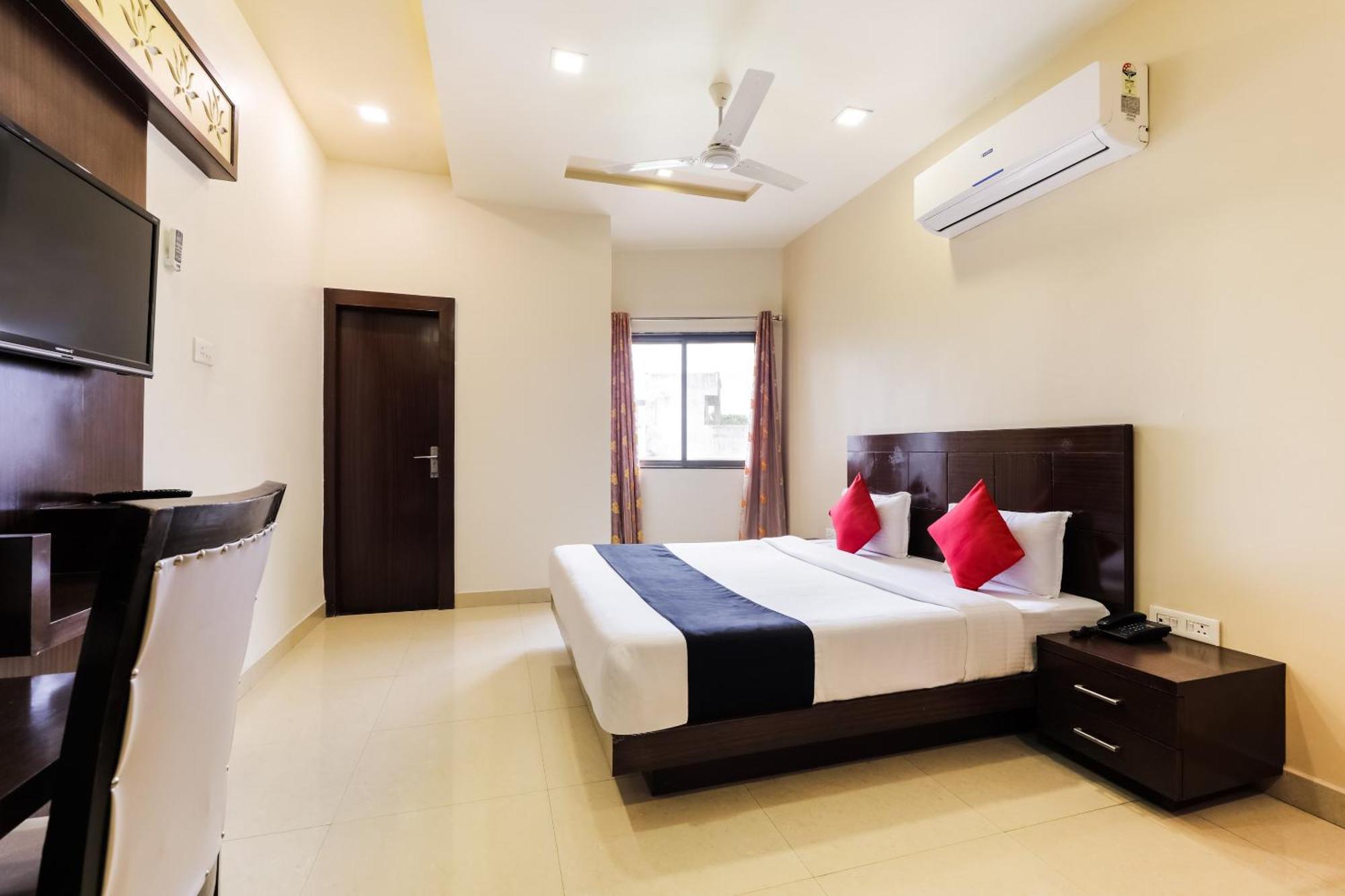 Super Townhouse Lalghati Near Airport Bhopal Buitenkant foto