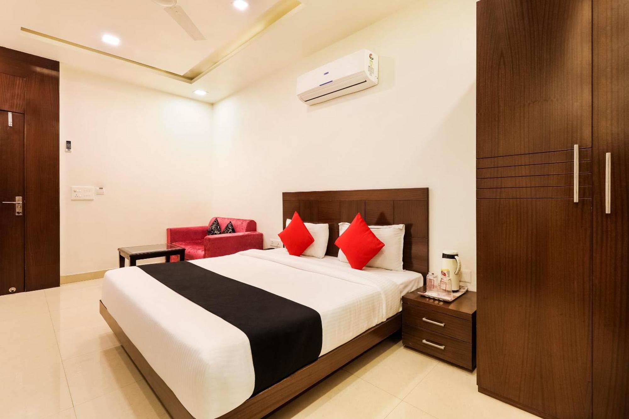 Super Townhouse Lalghati Near Airport Bhopal Buitenkant foto