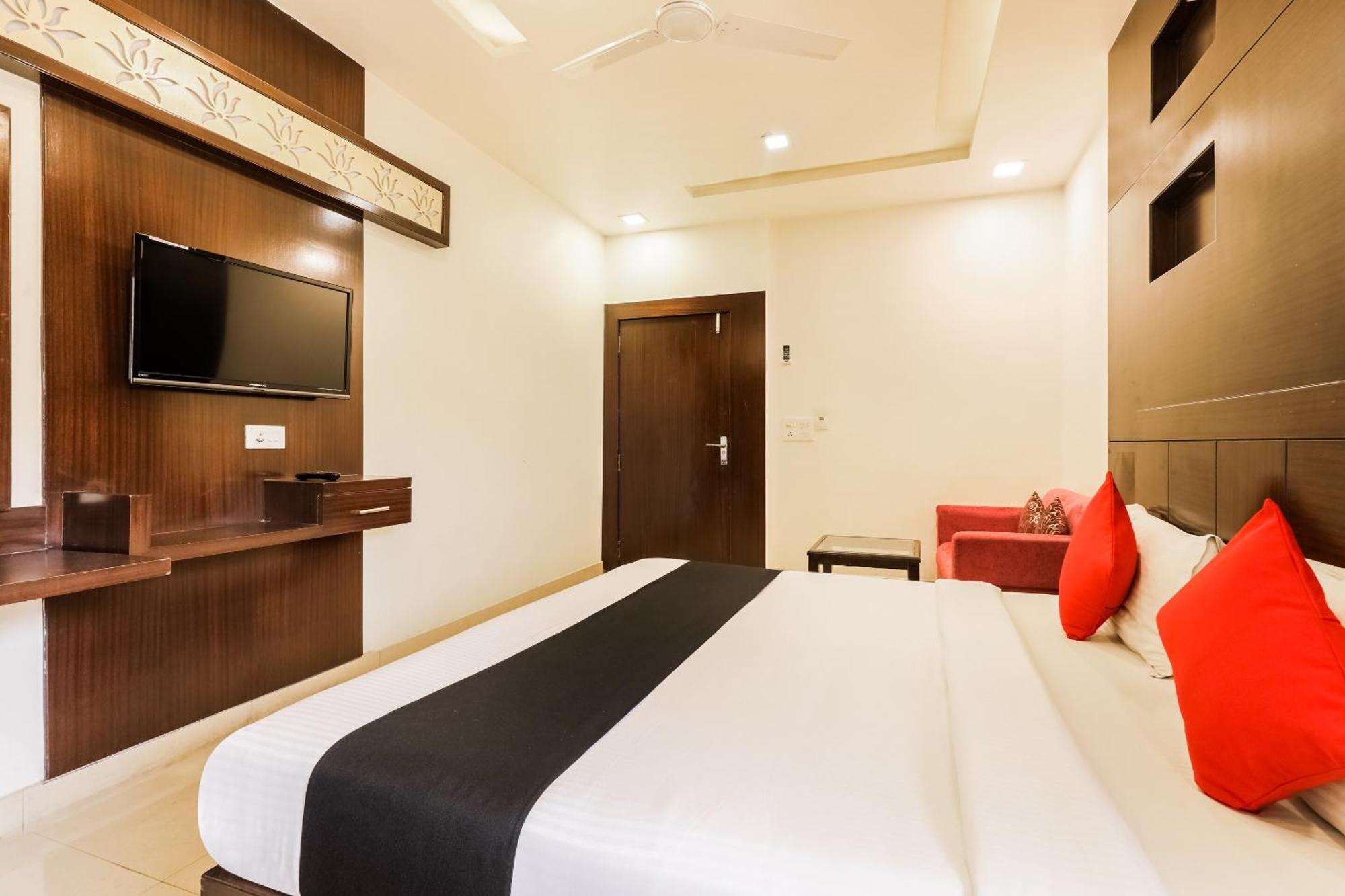 Super Townhouse Lalghati Near Airport Bhopal Buitenkant foto