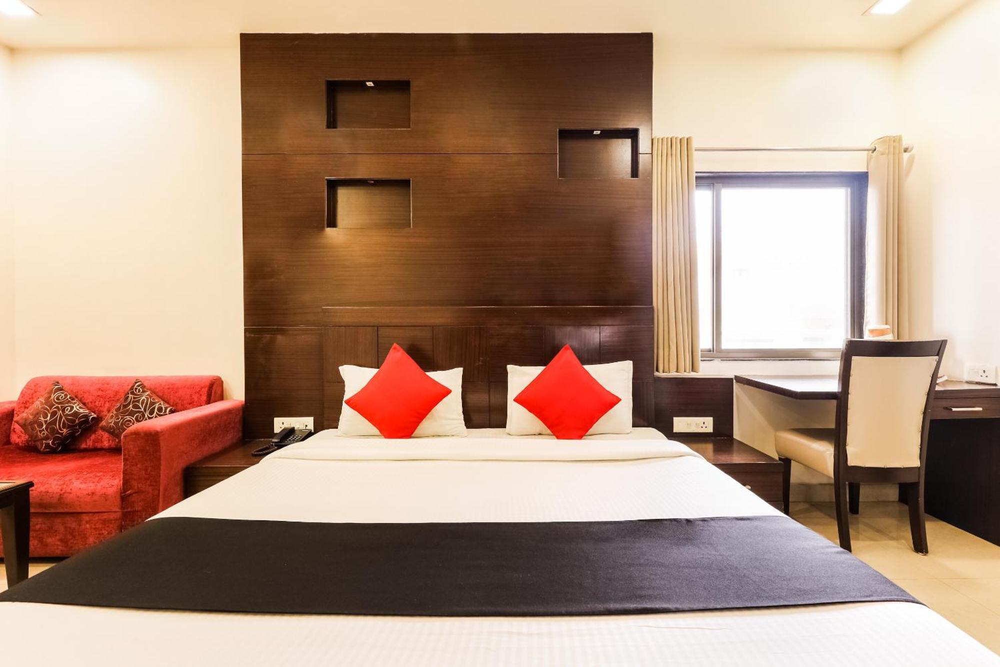Super Townhouse Lalghati Near Airport Bhopal Buitenkant foto