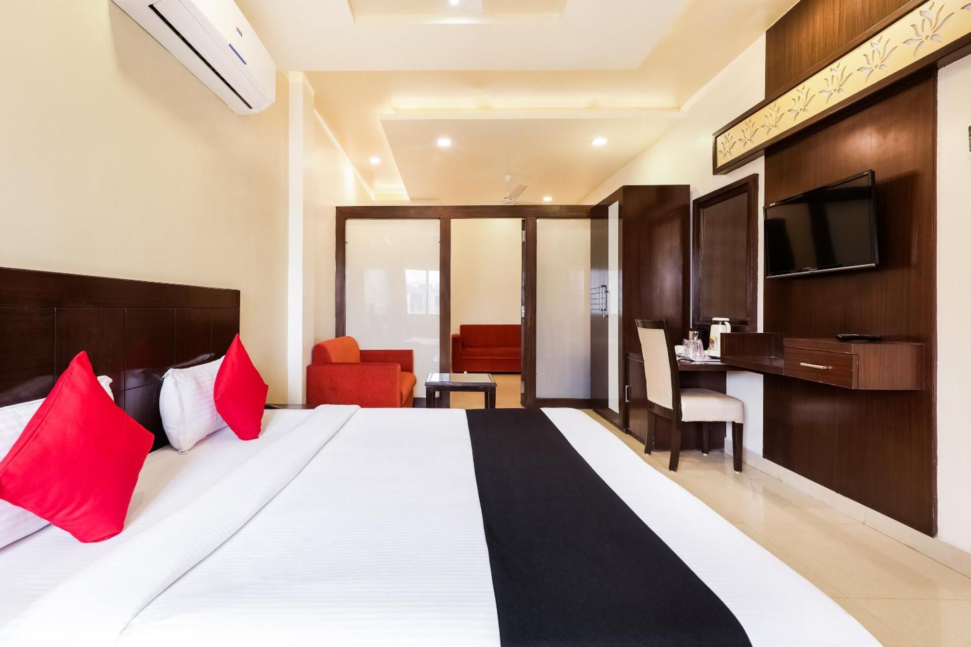 Super Townhouse Lalghati Near Airport Bhopal Buitenkant foto