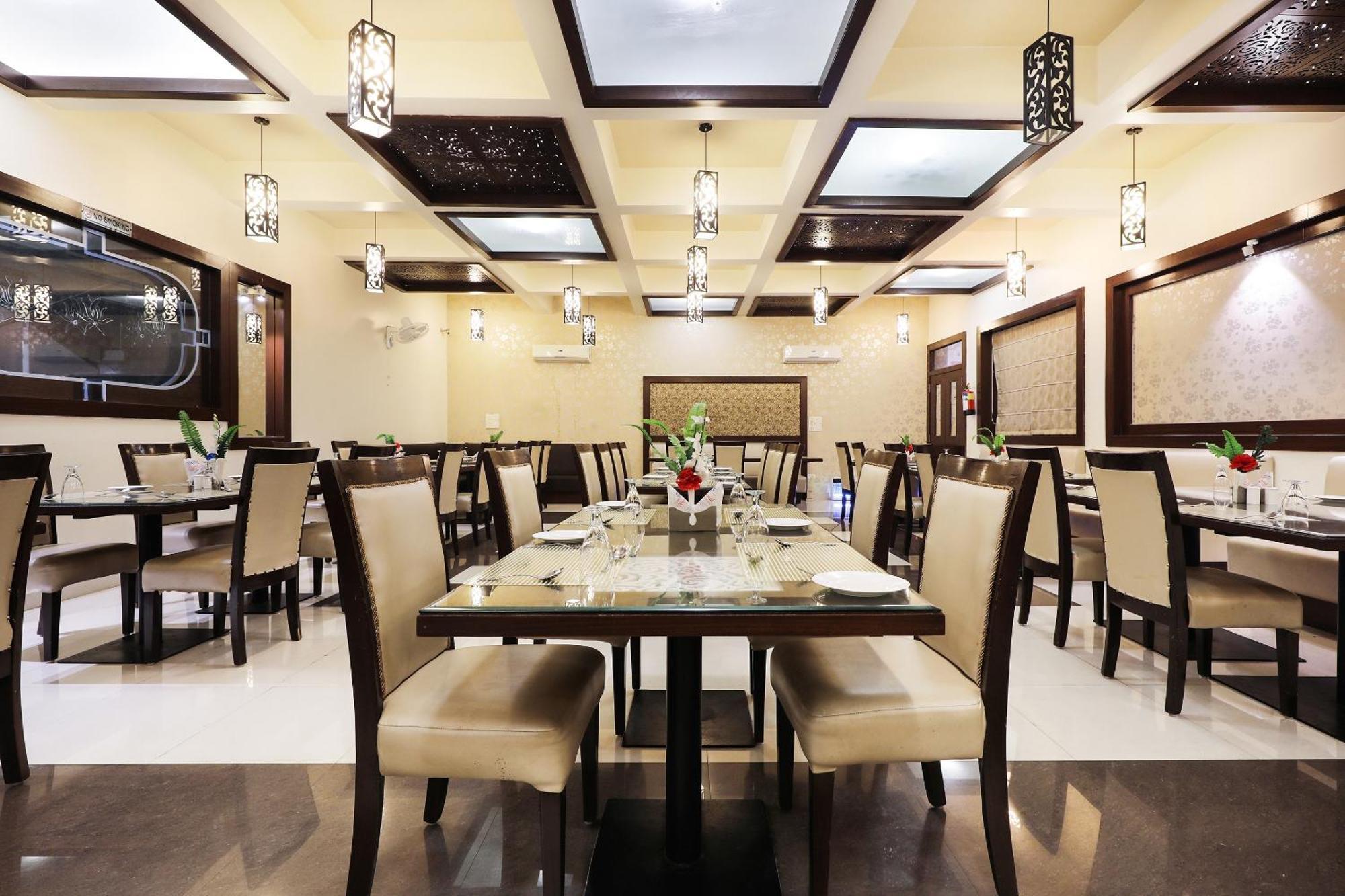 Super Townhouse Lalghati Near Airport Bhopal Buitenkant foto