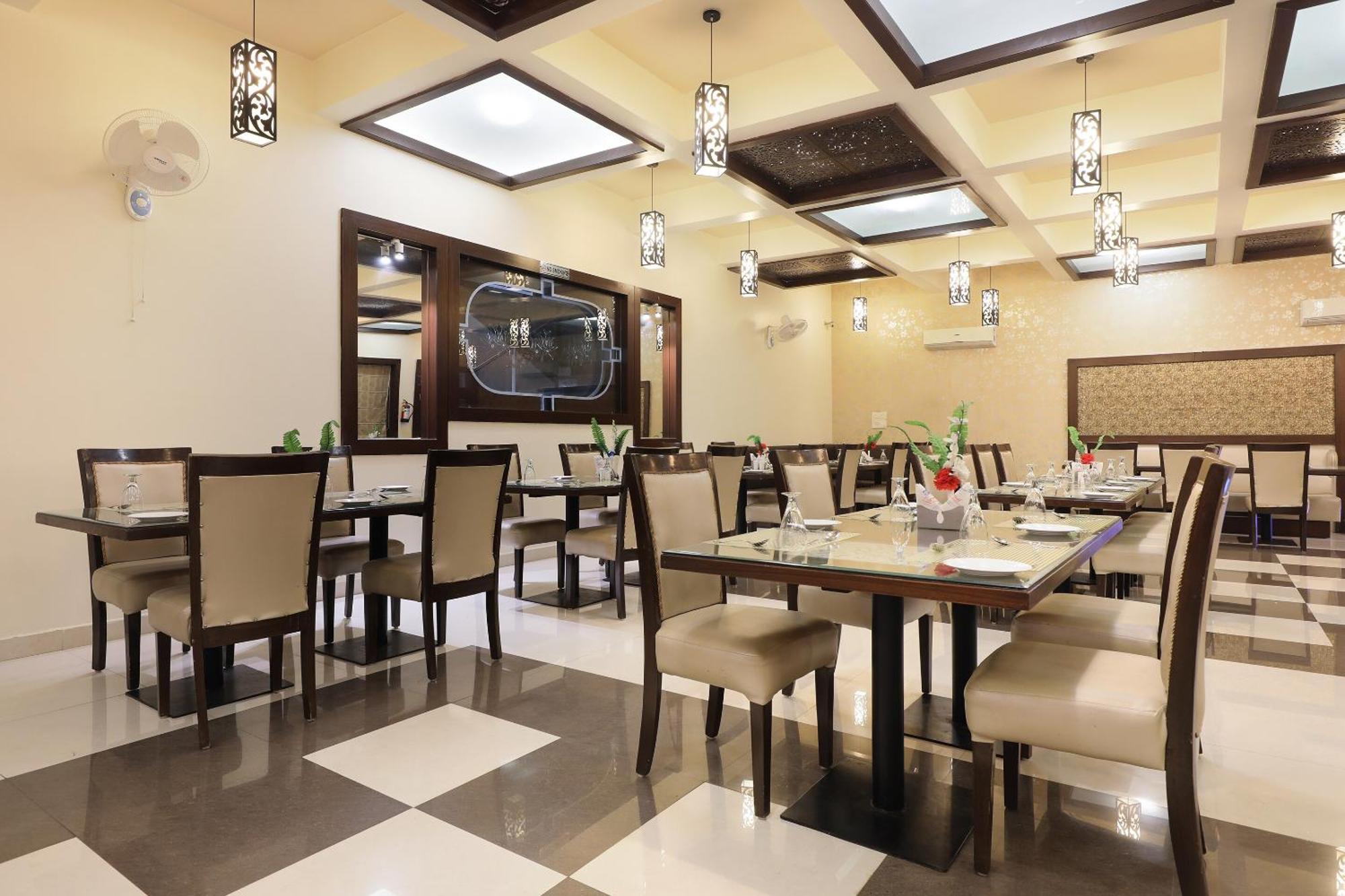 Super Townhouse Lalghati Near Airport Bhopal Buitenkant foto