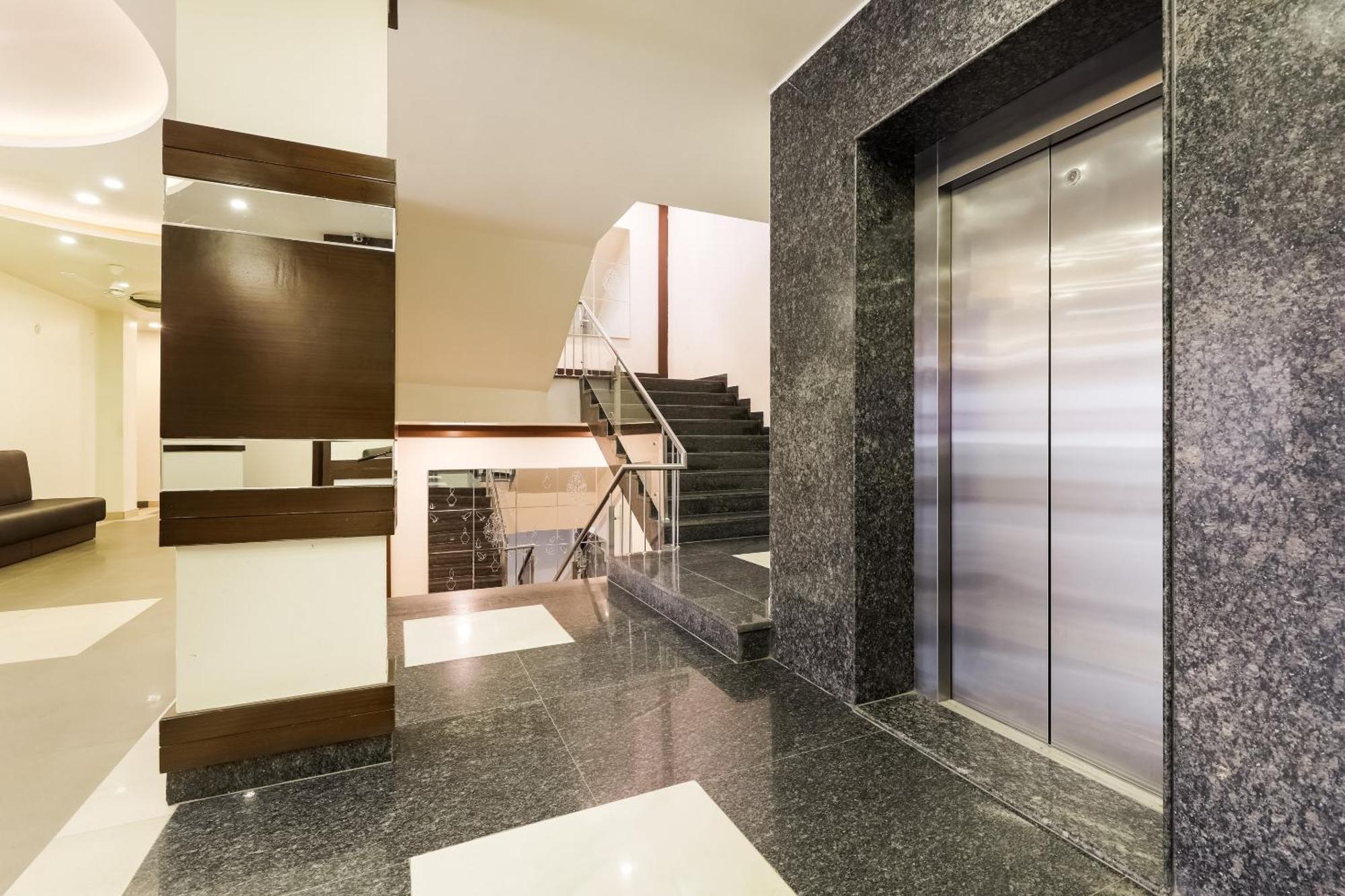 Super Townhouse Lalghati Near Airport Bhopal Buitenkant foto