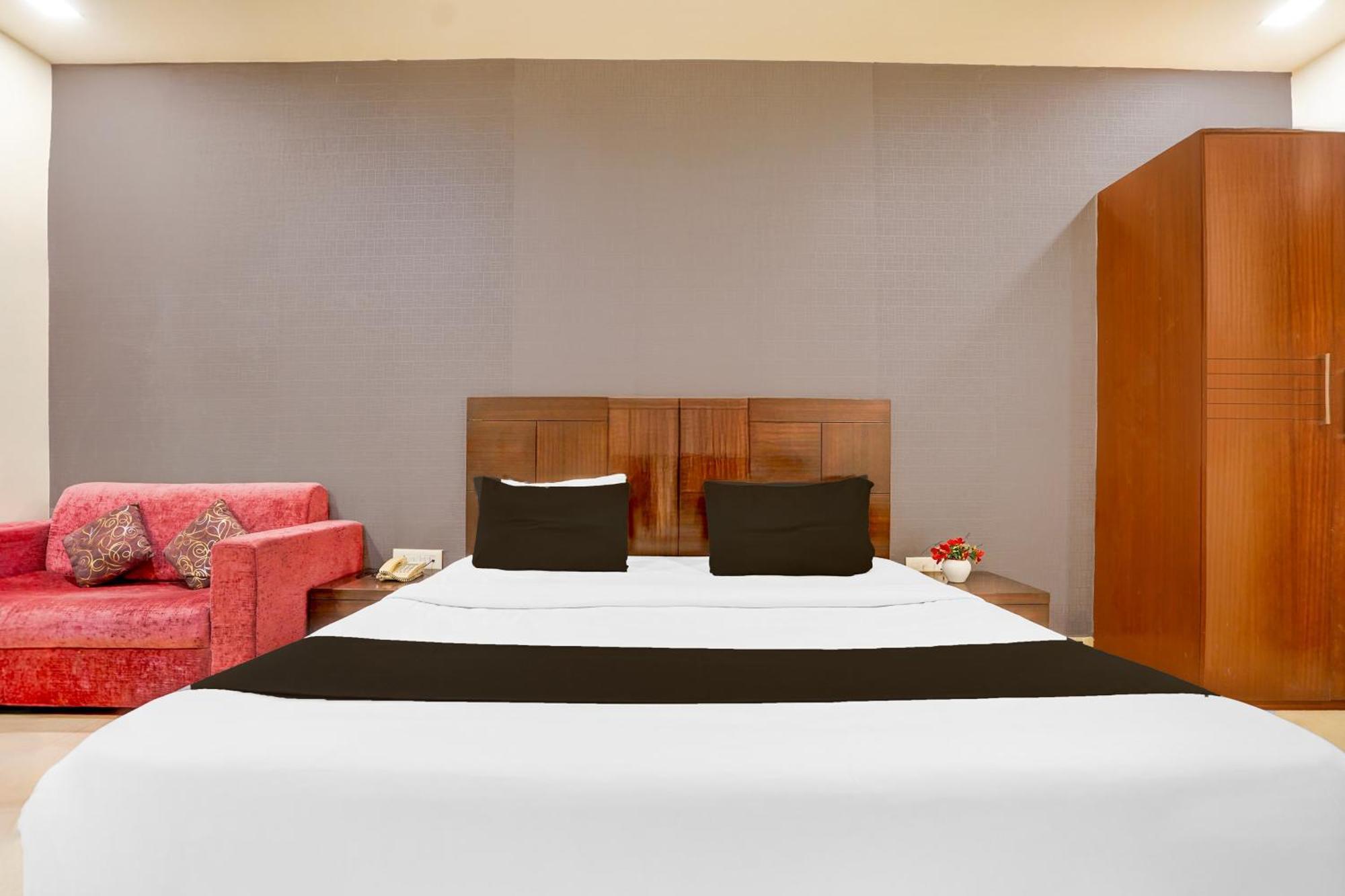 Super Townhouse Lalghati Near Airport Bhopal Buitenkant foto
