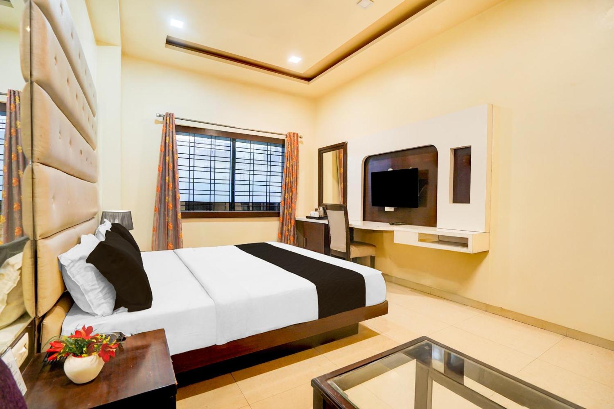 Super Townhouse Lalghati Near Airport Bhopal Buitenkant foto