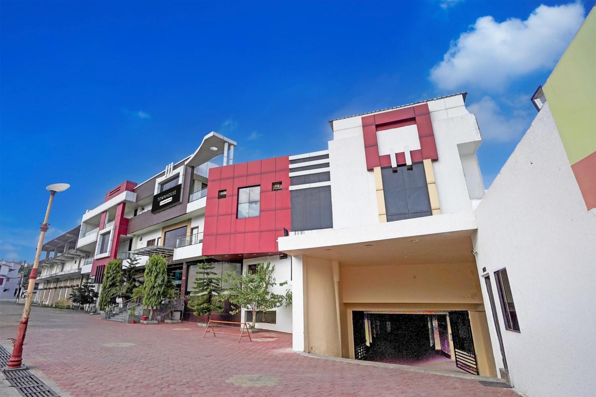 Super Townhouse Lalghati Near Airport Bhopal Buitenkant foto