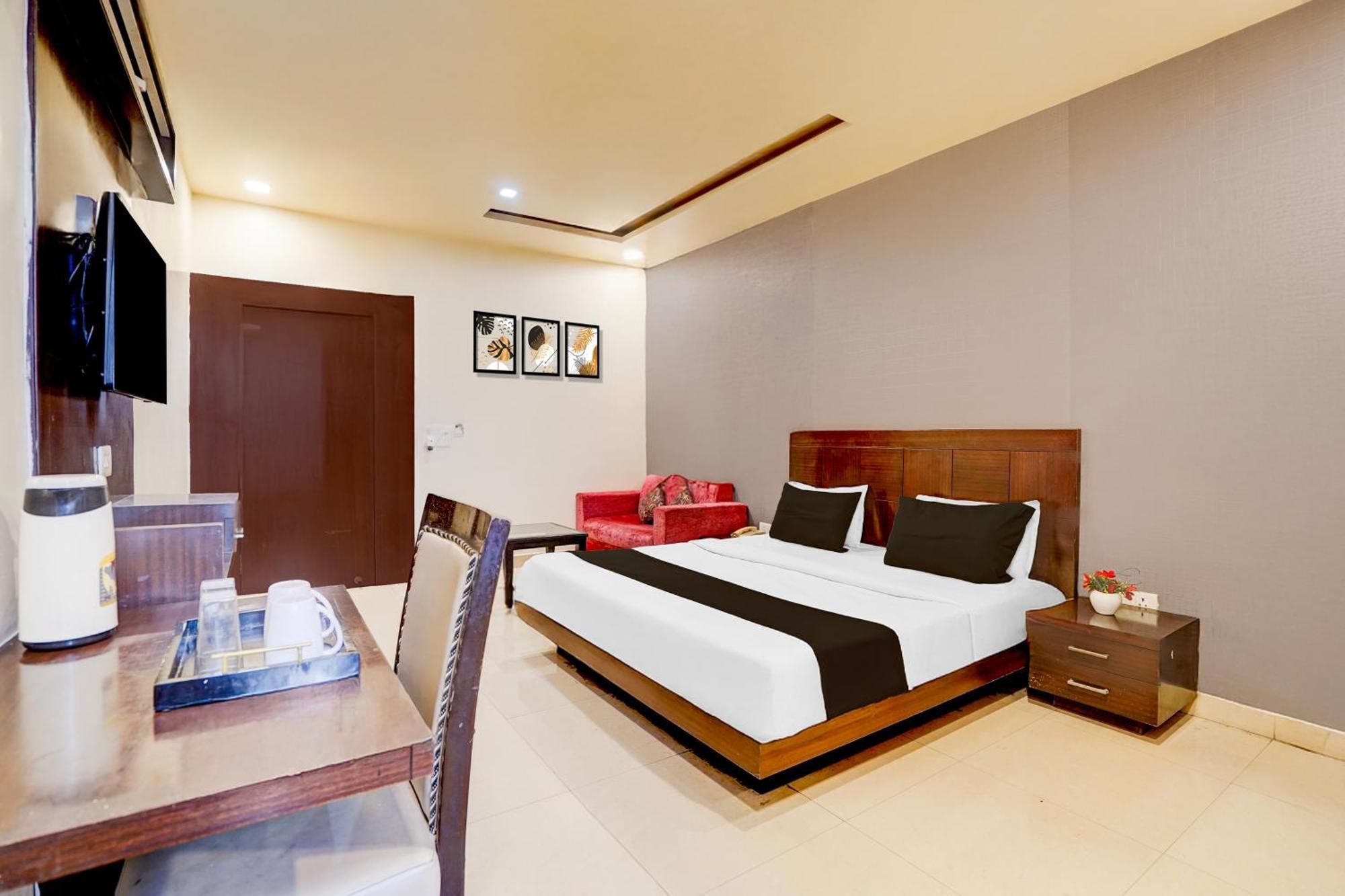 Super Townhouse Lalghati Near Airport Bhopal Buitenkant foto