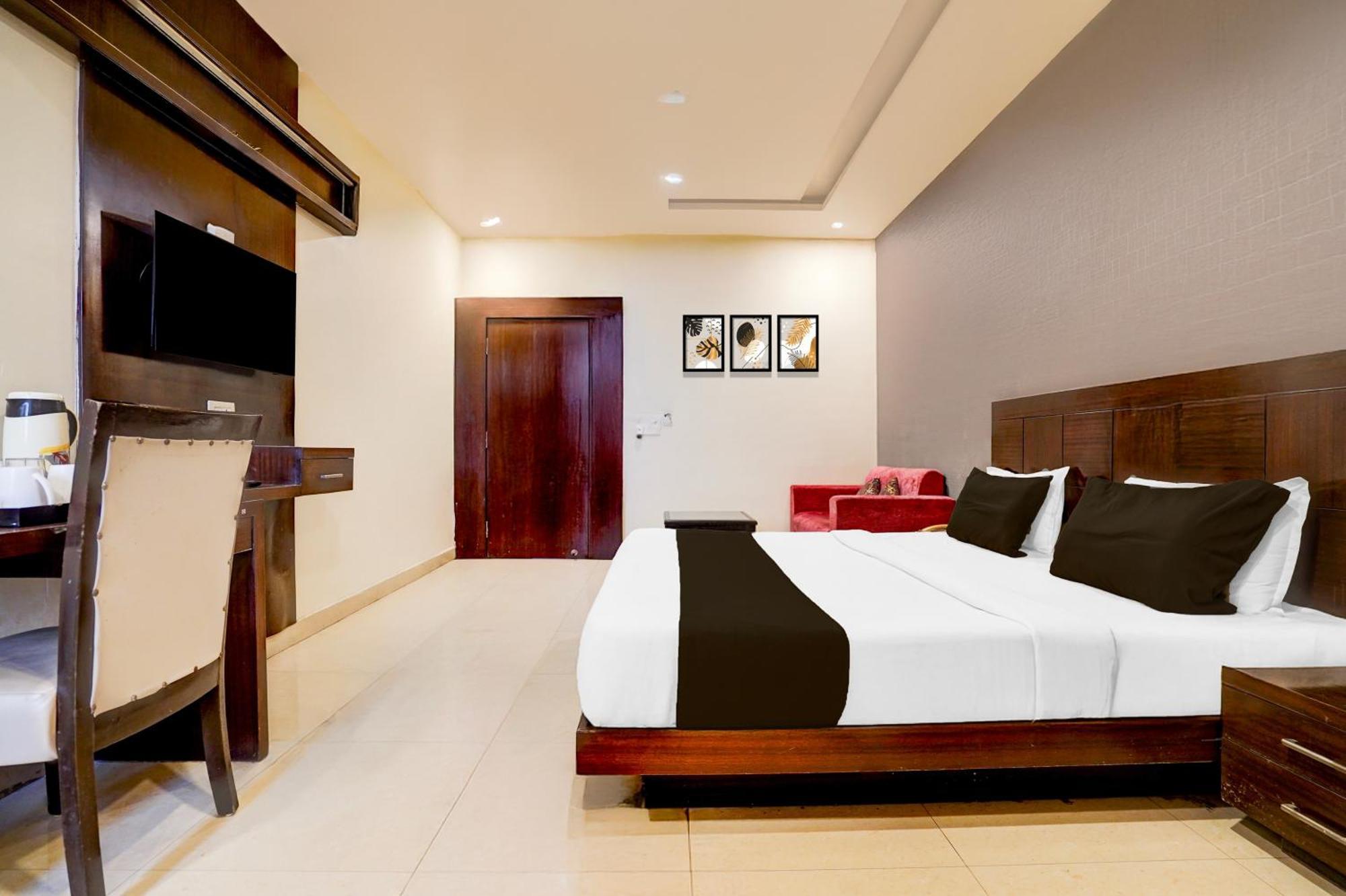 Super Townhouse Lalghati Near Airport Bhopal Buitenkant foto