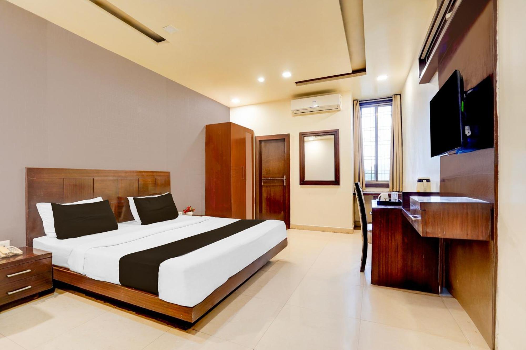 Super Townhouse Lalghati Near Airport Bhopal Buitenkant foto