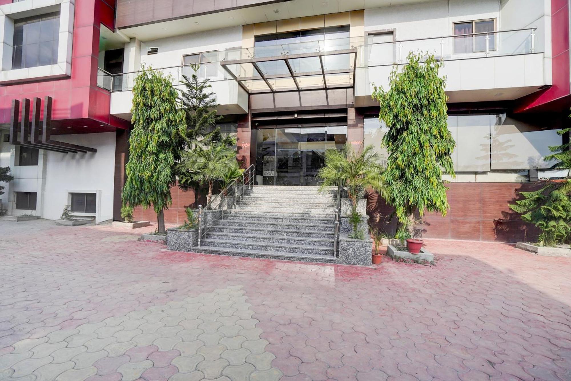 Super Townhouse Lalghati Near Airport Bhopal Buitenkant foto