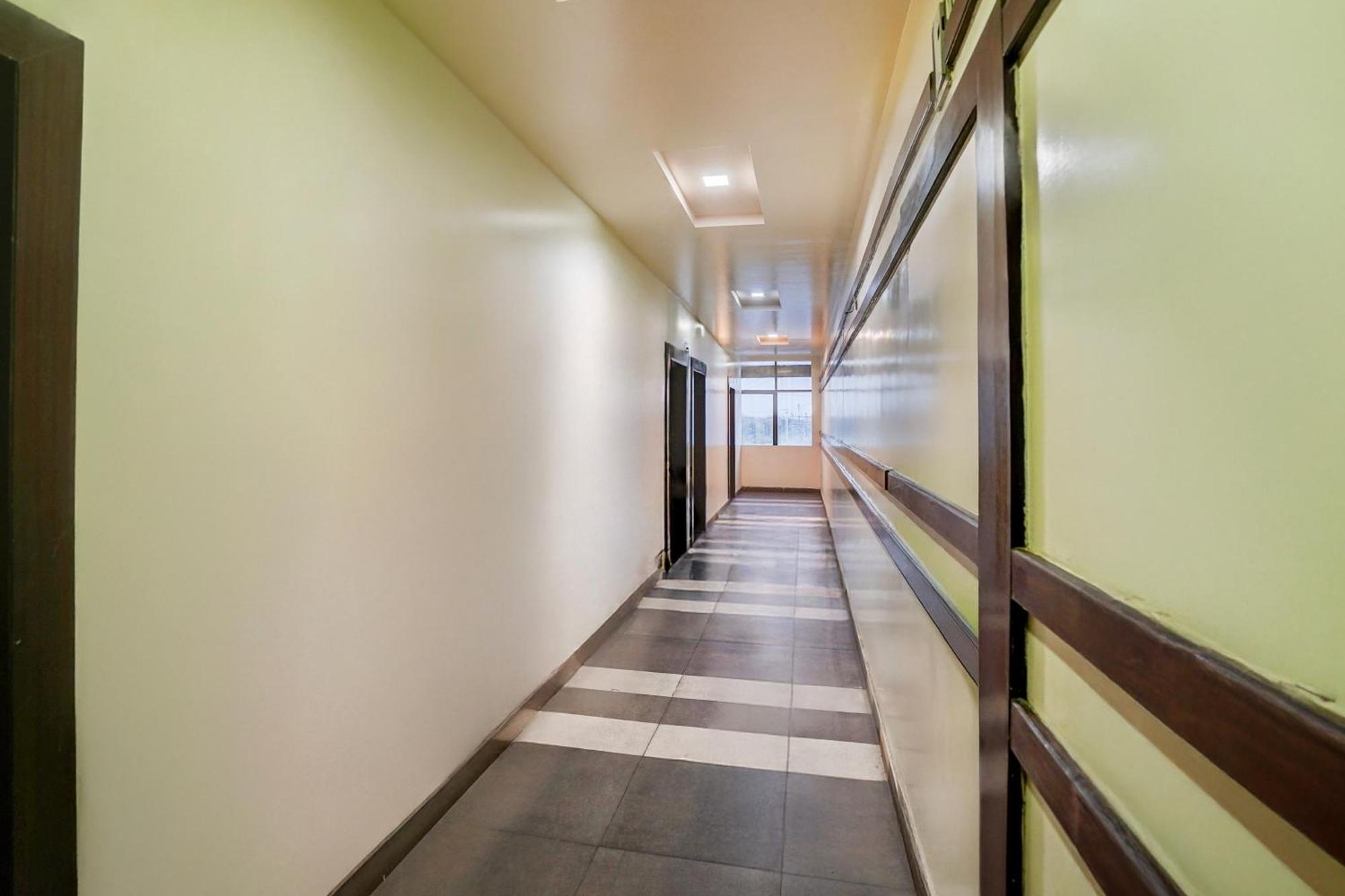 Super Townhouse Lalghati Near Airport Bhopal Buitenkant foto